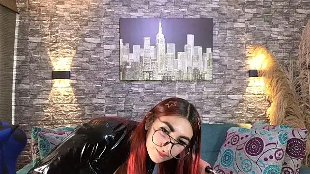 venusevanss online show from 10.28.25