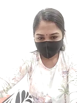 Green LaDY66 online show from 11.28.25