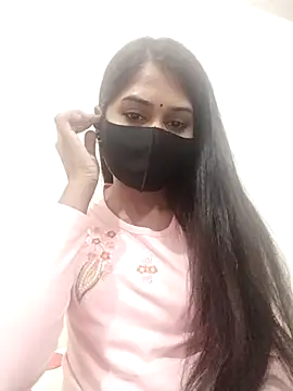 Green LaDY66 online show from 11.29.25