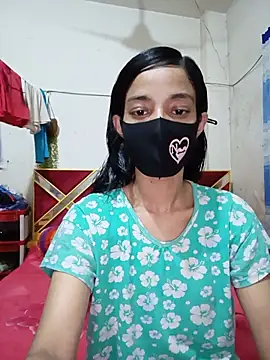Green LaDY66 online show from 06.06.26