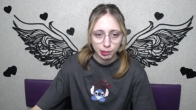 TracyLll online show from 02.28.26