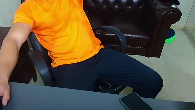 HayesWood online show from 12.04.25