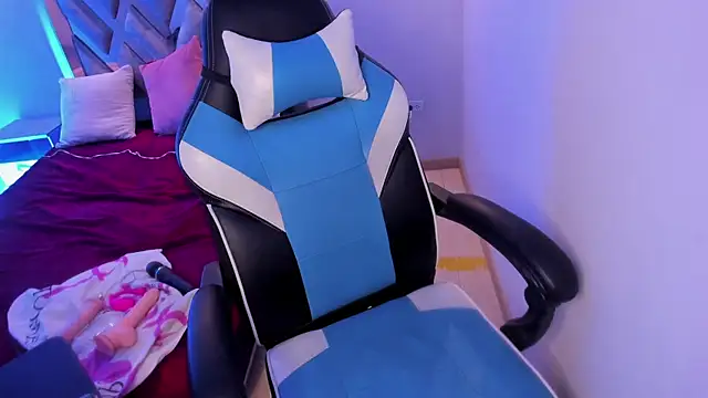 Julietta01 online show from 11.27.25