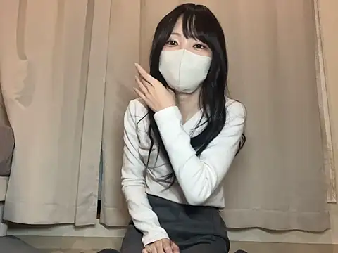 Snapshot of eroeroMiYUeroeo chatting on 11.02.25 eroeroMiYUeroeo online show from 11.02.25