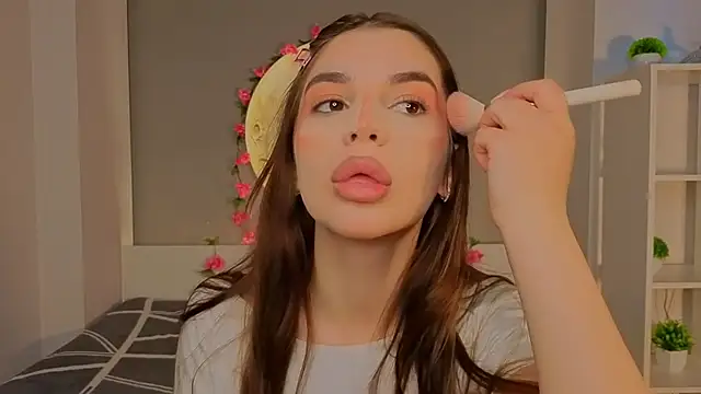 Snapshot of LauraHansil chatting on 02.07.26 LauraHansil online show from 02.07.26