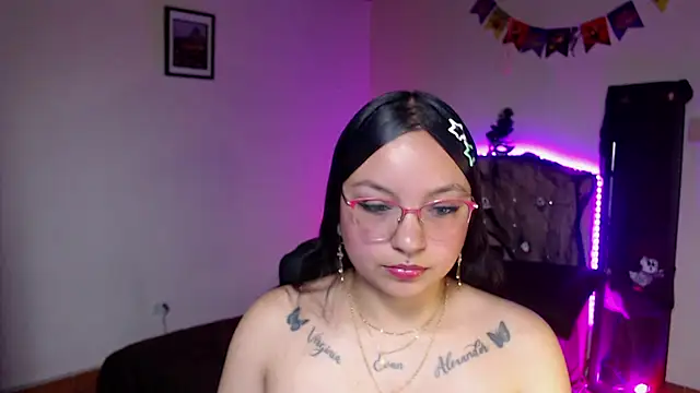 Snapshot of _anne_hot21 chatting on 10.30.25 anne hot21 online show from 10.30.25