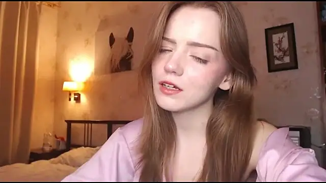 Snapshot of Olivia_Mennso chatting on 10.30.25 Olivia Mennso online show from 10.30.25