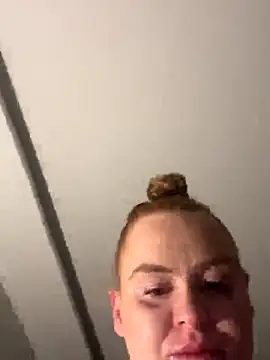 Snapshot of Donnatellalaamore chatting on 10.29.25 Donnatellalaamore online show from 10.29.25