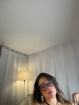 Snapshot of best_secret chatting on 05.07.26 best secret online show from 05.07.26