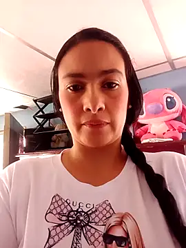 Isa-Giraldo online show from 11.17.25