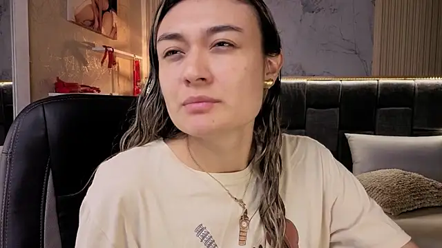 Im-Lola online show from 11.29.25