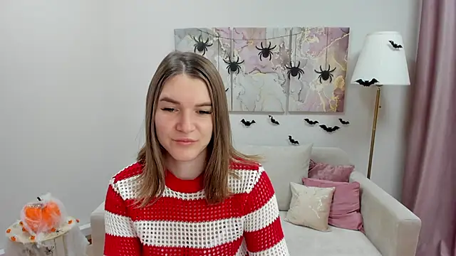 Snapshot of AriaAmaren chatting on 10.31.25 AriaAmaren online show from 10.31.25