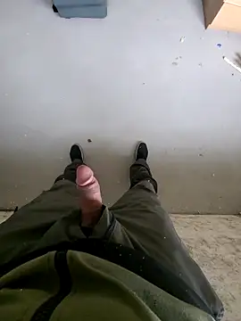 Snapshot of hotestanal chatting on 10.29.25 hotestanal online show from 10.29.25