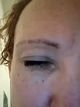 Karebearz1 online show from 11.10.25