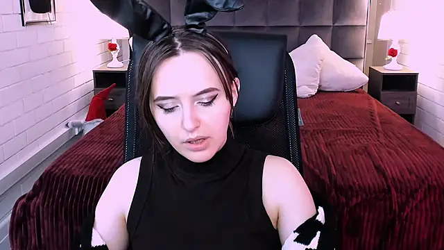 IreneBailey online show from 11.23.25