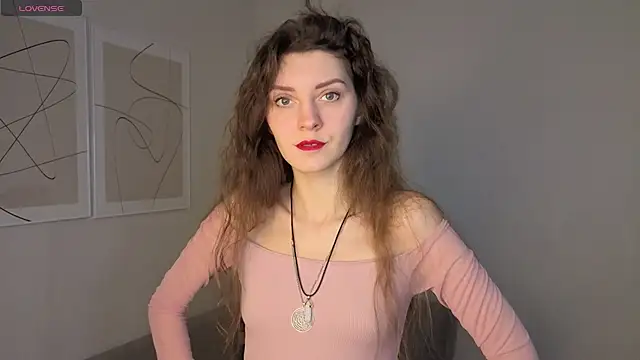 Snapshot of LauraYoungg chatting on 02.20.26 LauraYoungg online show from 02.20.26