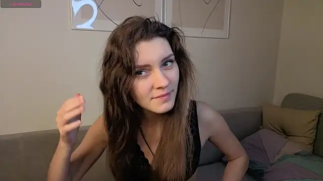 Snapshot of LauraYoungg chatting on 02.22.26 LauraYoungg online show from 02.22.26