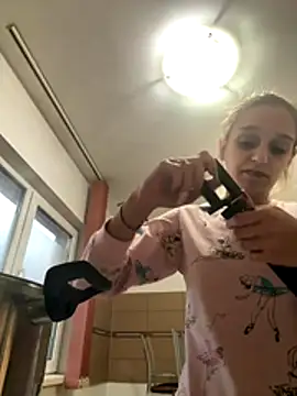 Celinepetit online show from 10.29.25