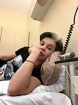 Carolineisback online show from 02.02.26