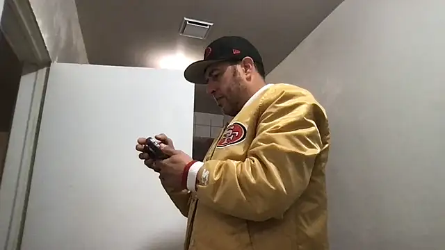 ezrah23 online show from 12.15.25