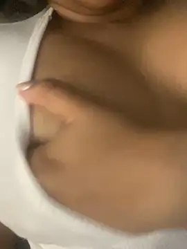 Snapshot of KatrinaMore chatting on 11.06.25 KatrinaMore online show from 11.06.25