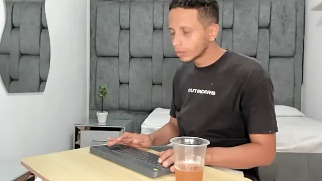 DamianandEva online show from 07.17.26