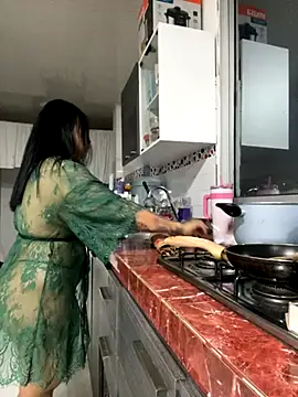 Natural BIGASS Nina online show from 12.04.25