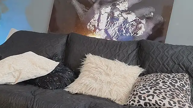 Snapshot of candyjhons chatting on 11.05.25 candyjhons online show from 11.05.25