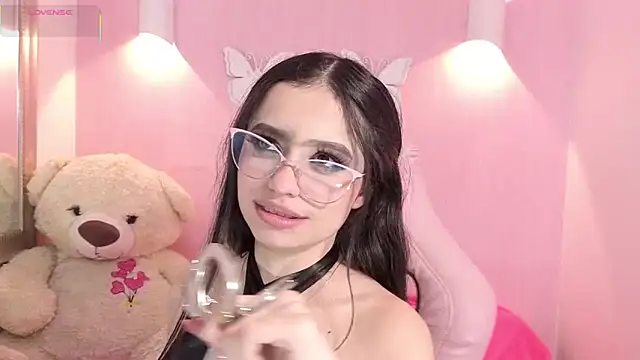 Snapshot of Little_arii chatting on 02.13.26 Little arii online show from 02.13.26