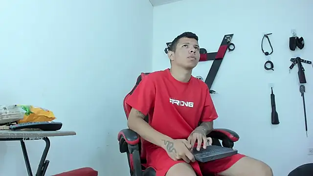 Steven19 LatinBoy online show from 11.07.25