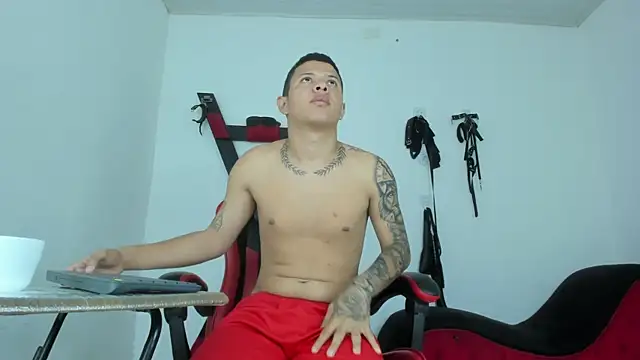 Steven19 LatinBoy online show from 01.17.26