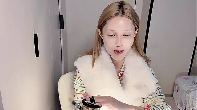 Snapshot of yuyu-33 chatting on 03.04.26 yuyu-33 online show from 03.04.26
