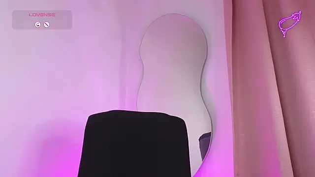 BabyLauritaa online show from 11.18.25