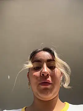 Elina Hills online show from 02.26.26