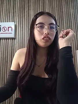 Snapshot of Valk_submissive chatting on 05.05.26 Valk submissive online show from 05.05.26