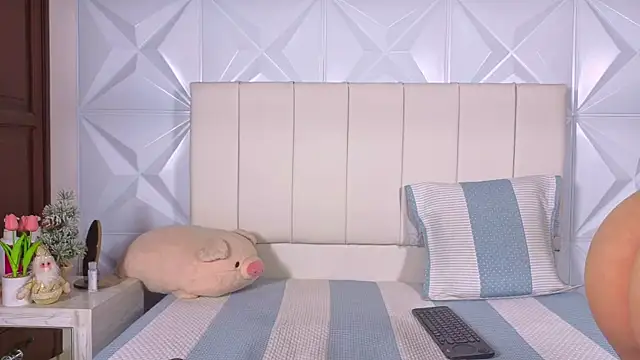 Luna  grace online show from 01.05.26