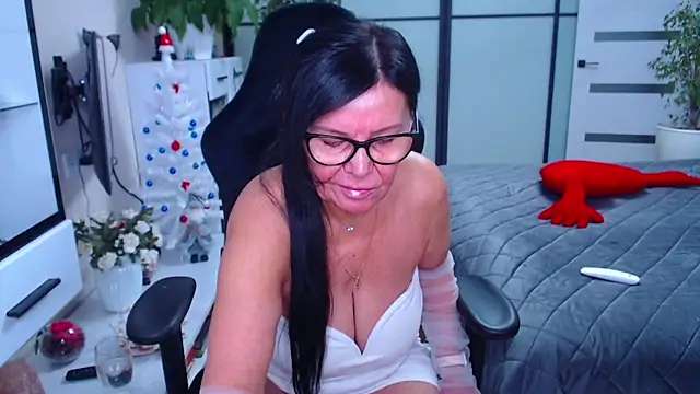 xMatureDesire online show from 12.29.24