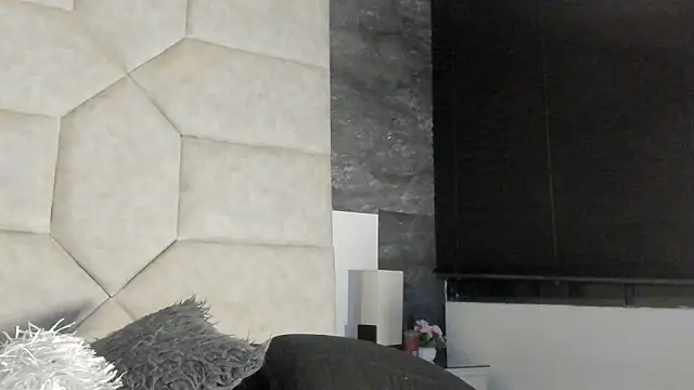 Liia Leens online show from 02.15.26