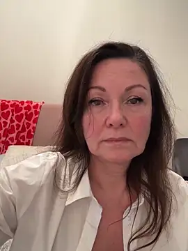 HotLdyllic online show from 02.18.26