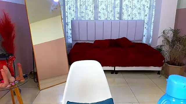 Snapshot of malen_fitnessmilf chatting on 06.01.26 malen fitnessmilf online show from 06.01.26