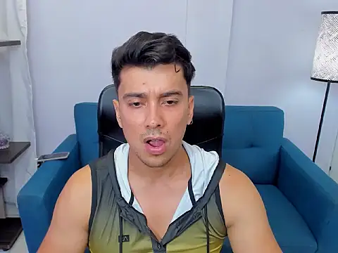 Snapshot of MorganRa chatting on 11.04.25 MorganRa online show from 11.04.25