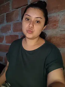 CurvyNoir online show from 12.15.25