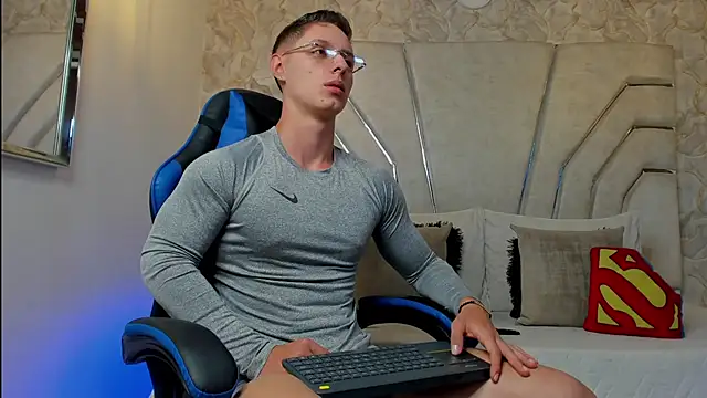 MAXTHOMSON online show from 03.12.26