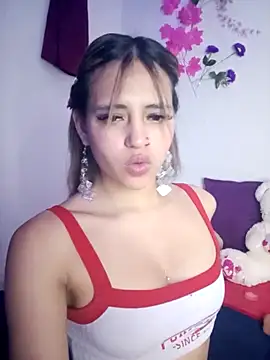 BellaChiquis  online show from 11.27.25