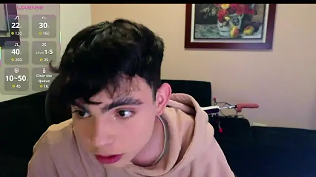 petitegigant33 online show from 11.04.25