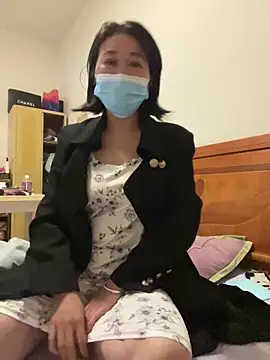 Snapshot of daaqnn chatting on 11.03.25 daaqnn online show from 11.03.25