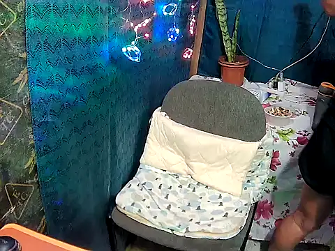 yumi-meya online show from 11.26.25