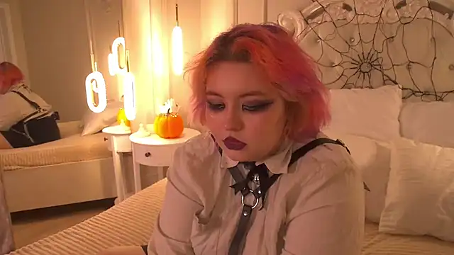 Snapshot of JennyBloom chatting on 11.07.25 JennyBloom online show from 11.07.25