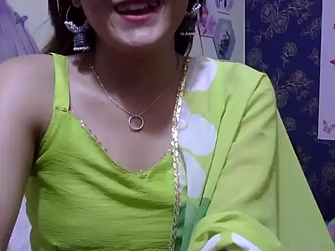 maira 33 online show from 04.11.26