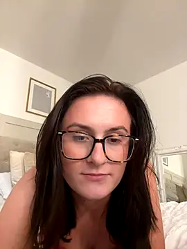 EmLovesxx online show from 11.04.25